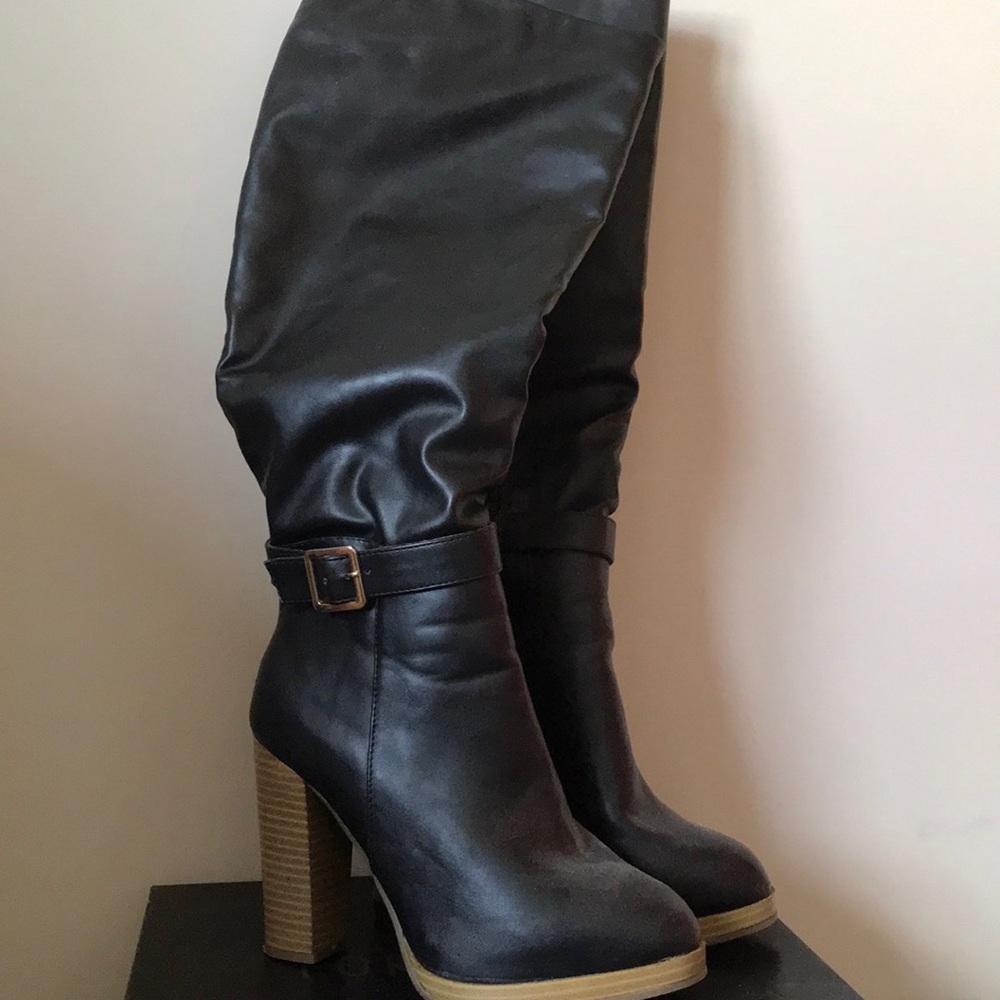Heeled boots - Picture 4 of 4